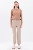Bej-Paçası Yırtmaçlı Havuç Pantolon thumbnail 2