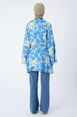 Mavi-Bej-Oversize Kol Yırtmaç Detaylı Kuşaklı Desenli Kimono - 4