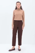 Kahve-Süs Cep Kapaklı Pensli Havuç Pantolon thumbnail 2