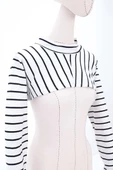 Ekru-Siyah-Pamuklu Parmak Detaylı Çizgili Uzun Kollu Crop İçlik thumbnail 2