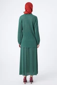 Yeşil-Pliseli Yırtmaç Detaylı Bluzlu Etekli Takım thumbnail 4