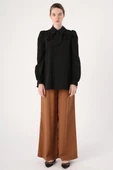 Siyah-Yakası Fular Detaylı Kolu Büzgülü Tunik thumbnail 2