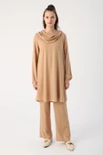 Koyu Bej-Viskon Degaje Detaylı Pantolonlu Takım thumbnail 2