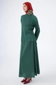 Yeşil-Pliseli Yırtmaç Detaylı Bluzlu Etekli Takım thumbnail 1