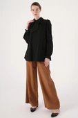 Siyah-Yakası Fular Detaylı Kolu Büzgülü Tunik thumbnail 5