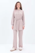 Vizon-Yarım Patlı Kuşaklı Pantolonlu Takım thumbnail 2