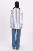 Beyaz-Siyah-Arkası Yırtmaçlı Aparturalı Çizgili Gömlek thumbnail 4