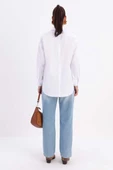 Beyaz-ÖNDEN VE ARKADAN DÜĞMELİ GÖMLEK TUNİK thumbnail 3