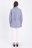 Beyaz-Lacivert-Oversize Basic Gömlek thumbnail 4