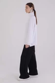 Beyaz-Dik Yaka Kolu Yırtmaçlı Likralı Scuba Bluz thumbnail 3