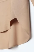 Koyu Bej-Gömlek Yaka Yarım Patlı Yırtmaçlı Arkası Uzun Tunik thumbnail 5