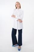 Beyaz-Viskon Yaka Detaylı Şık Düğmeli Gömlek Tunik thumbnail 1