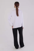 Beyaz-Dik Yaka Kolu Yırtmaçlı Likralı Scuba Bluz thumbnail 4
