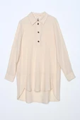Ekru-Gömlek Yaka Yarım Patlı Yırtmaçlı Arkası Uzun Tunik thumbnail 7