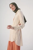 Ekru-Gömlek Yaka Yarım Patlı Yırtmaçlı Arkası Uzun Tunik thumbnail 1