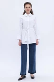 Beyaz-Pamuklu Şık Düğme Detaylı Kemerli Gömlek Tunik thumbnail 2