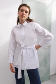 Beyaz-Pamuklu Şık Düğme Detaylı Kemerli Gömlek Tunik thumbnail 1