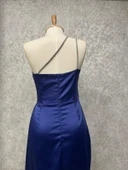 24Y1470 ELBİSE ABİYE SATEN TEK OMUZ - 3