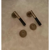 Duo One-S Zamak Mat Antik Sarı - Siyah Rozetli Zamak Oda Kapı Kolu 1 Takım thumbnail 4