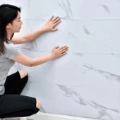 Renkli Duvarlar Bs1751 Shiny 30x60cm Kendinden Yapışkanlı Seramik Desen Duvar Paneli Banyo Wc Salon Ofis Karavan thumbnail 1