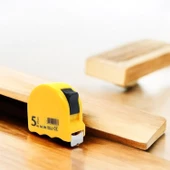 Bükülebilir Metre 5 metre Şerit Metal En 25 mm Düğmeli Ölçüm Ölçme Plastik Kasalı thumbnail 2