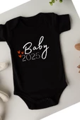 Unisex Yenidoğan Bebek Badisi Baby 2025 Baskılı Yeni Doğum Haberi İçin Hediyelik %100Pamuklu Çıtçıt thumbnail 6