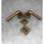 Dem Mat Antik Sarı Lüx Kare Rozetli Zamak Çelik Kapı Kolu 1 Takım thumbnail 2