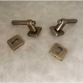 Dem Mat Antik Sarı Lüx Kare Rozetli Zamak Çelik Kapı Kolu 1 Takım thumbnail 4