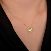 14 Ayar Altın At Figürlü Kolye thumbnail 3