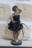 Siyah Elbiseli Kadın Biblo Figür 19,5cm - 2