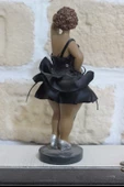 Siyah Elbiseli Kadın Biblo Figür 19,5cm - 3