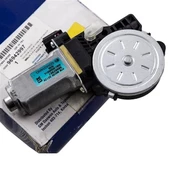 Chevrolet Captiva Ön Sol Cam Motoru Orjinal - 1