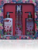 Nurxos 9886 Cranberry Kızılcık Hediyelik Kutulu 3'lü Set Vücut Spreyi & Losyon & Duş Jeli - 1