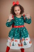 Kız Çocuk Omuzları Fırfırlı Geyik ve Kar Tanesi Baskılı Yeşil Noel Elbise thumbnail 1