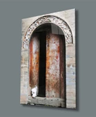 Oyma Taş Kemerli Ahşap Kapı ve Kedi Dekoratif ve Modern Cam Tablo - 1