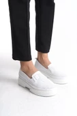 Kadın Hakiki Deri Kalın Tabanlı Delik Detaylı Günlük Loafer Ayakkabı thumbnail 2