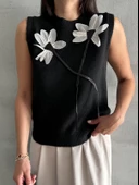 Siyah Papatya Apikeli Triko Süveter thumbnail 2