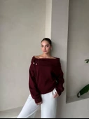 Bordo İnci Toka Aksesuarlı Madonna Yaka Kazak - 5