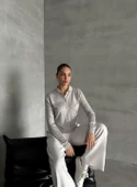 Gri Polo Yaka Mini Topçuklu Bluz - 5