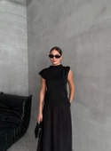 Siyah Star Broşlu Triko Bluz - 4