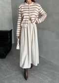 Vanilya-Bordo Bisiklet Yaka Çizgili ve Tüylü Gold Düğmeli Hırka - 2