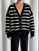 Siyah-Ekru Yumoş Enine Çizgili Hırka thumbnail 2