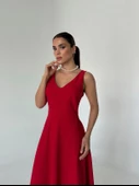 Kırmızı V yaka Cep Detaylı Midi Elbise - 4