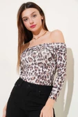 Leopar Desen Kayık Yaka Bluz Bej thumbnail 1