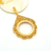 Tam Altın Çerçeveli Kolye​ Ucu Altın Kaplama İşlemeli TGR-598 thumbnail 4