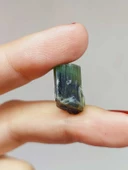 Turmalin Taşı Koyu Yeşil Renk (Verdelit) Kütle Ham Parça 1-1.49 gram Aralığı (54694) thumbnail 3