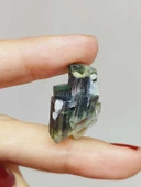 Turmalin Taşı Koyu Yeşil Renk (Verdelit) Kütle Ham Parça 1-1.49 gram Aralığı (54694) thumbnail 5