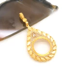 Yarım Altın Çerçeveli Kolye Ucu Altın Kaplama İşlemeli TGR-659 thumbnail 4