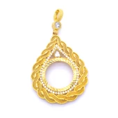 BZ Altın Kaplama Beyaz Taşlı Örgü Çeyrek Çerçeve Kadın Kolye Ucu - 1