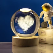 Usb li Ahşap Altlıklı Kalp Tasarımlı Cam Küre - 1